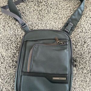 Samsonite Gray Convertible Slingpack Crossbody Bag Travel Everyday Use